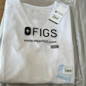 NWT WHItE figs Catarina one pocket scrub top XS